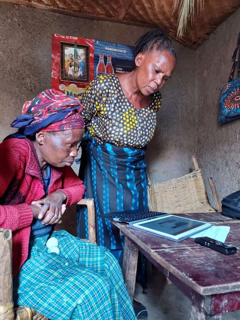 Global digital rehabilitation, Two women and a tablet_Rwanda_2022